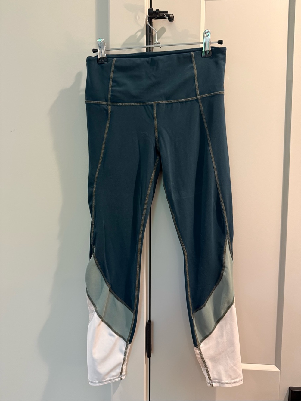 Athleta Teal Green Athletic Capris